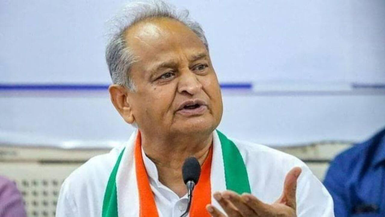 NEET UG Exam 2026 पेपर लीक को लेकर अशोक गहलोत ने बीजेपी सरकार को घेरा, कहा “युवाओं के भविष्य से खिलवाड़”