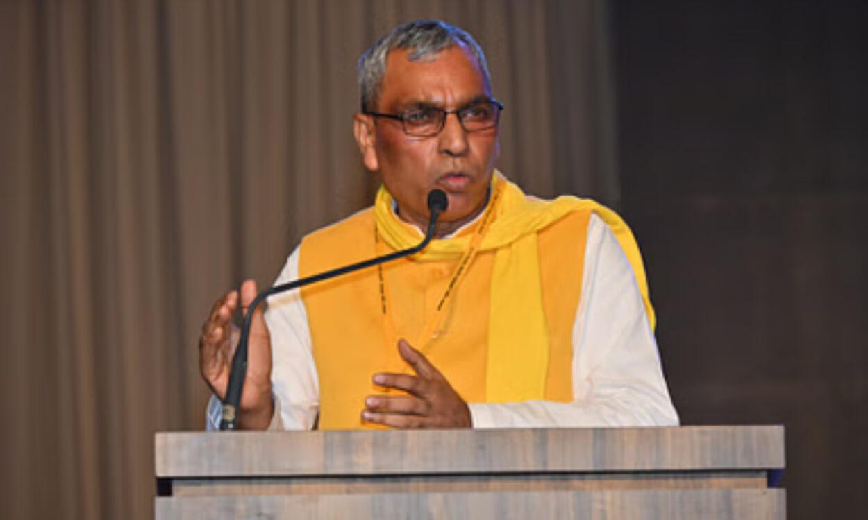 ओम प्रकाश राजभर बोले, “पीले साफे में अधिकारी मुझे ही देखते हैं”, सपा पर भी साधा निशाना