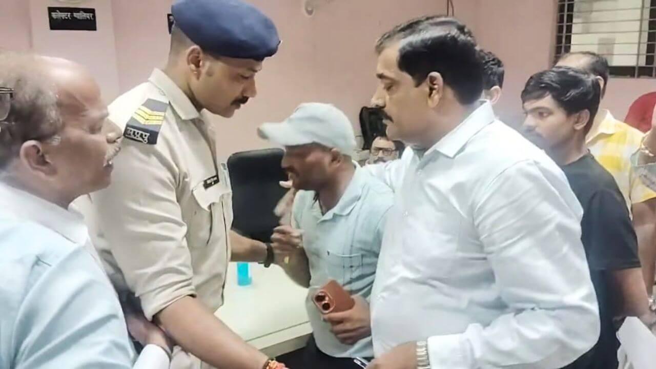 कलेक्टर जनसुनवाई में हंगामा, कार्रवाई नहीं होने से नाराज़ युवक की SDM से तीखी झड़प, धक्का-मुक्की, पुलिस ने पकड़ा