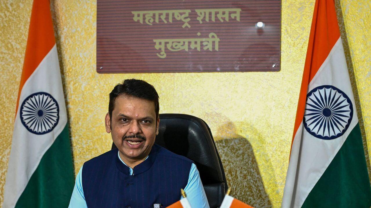 मुख्यमंत्री फडणवीस का निर्देश, ‘आपले सरकार’ पोर्टल की सभी सेवाएं अब व्हॉट्सऐप पर भी होंगी उपलब्ध