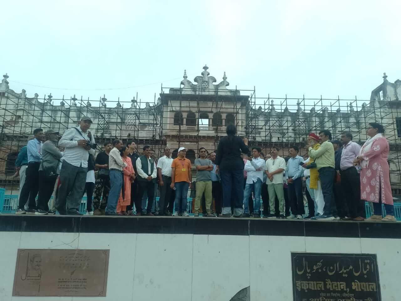 प्रदेश के गाइड्स ने हैरिटेज वॉक में धरोहरों से जाना भोपाल का गौरवशाली इतिहास