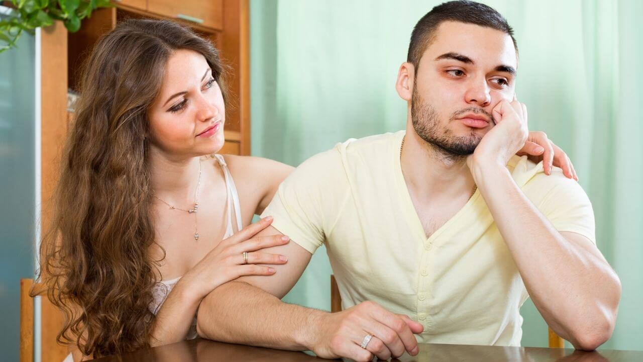 शादी के बाद भी पति क्यों छिपाते हैं ये बातें? जानिए रिश्तों से जुड़े वो राज़ जो कभी सामने नहीं आते