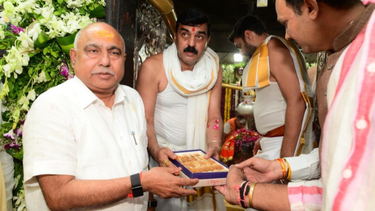 MP बीजेपी के नए अध्यक्ष हेमंत खंडेलवाल ने लिया बाबा महाकाल का आशीर्वाद, प्रदेशवासियों के सुख-समृद्धि की कामना