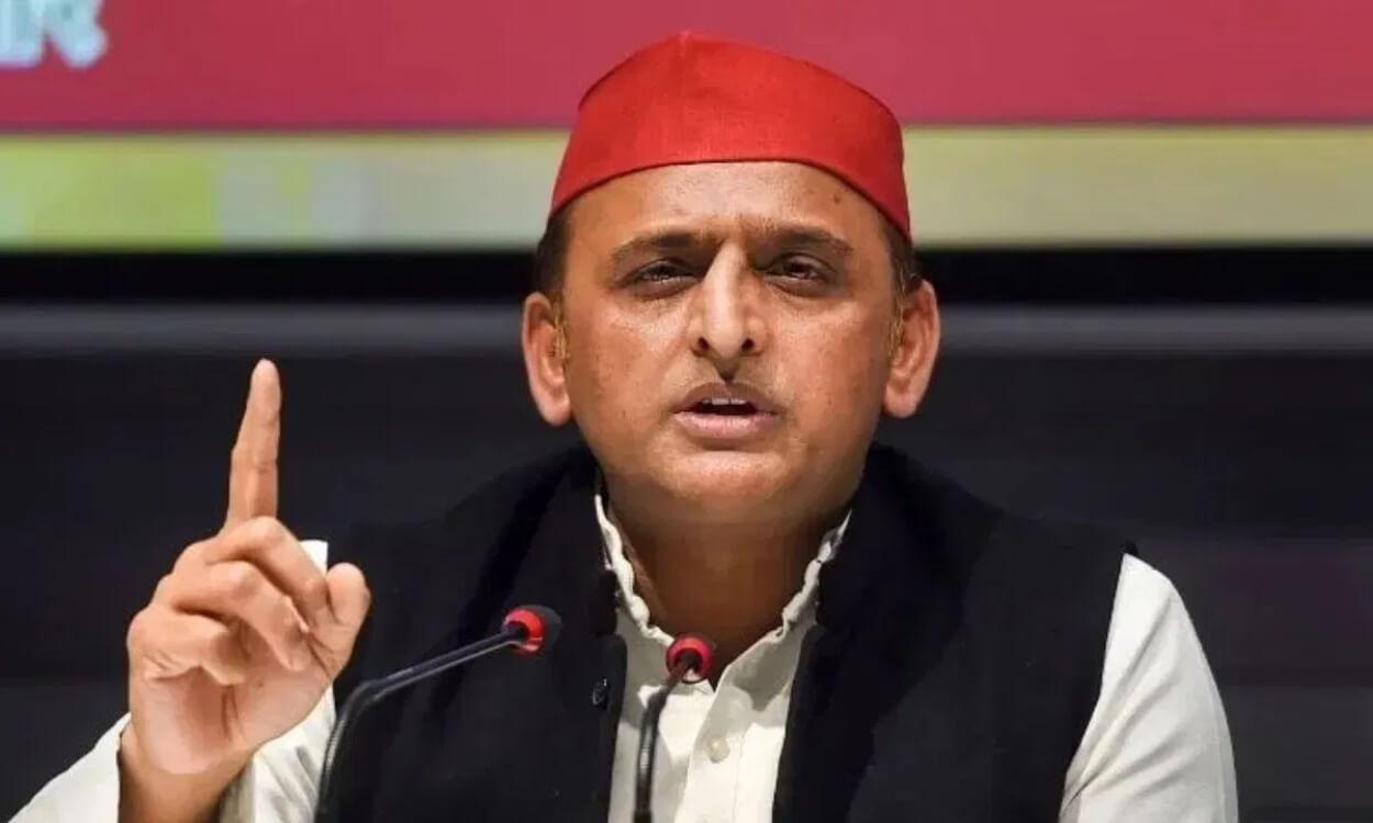 अखिलेश यादव पर आपत्तिजनक टिप्पणी करने वाला युवक गिरफ्तार, मामला अनिरुद्धाचार्य से जुड़ा है