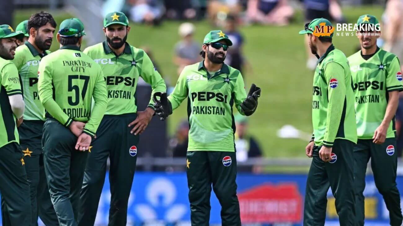 पहले एशिया कप 2025 की टीम से बाहर और अब सेंट्रल कॉन्ट्रैक्ट की लिस्ट में भी डिमोशन,  बाबर आज़म और मोहम्मद रिज़वान को पीसीबी से मिला झटका