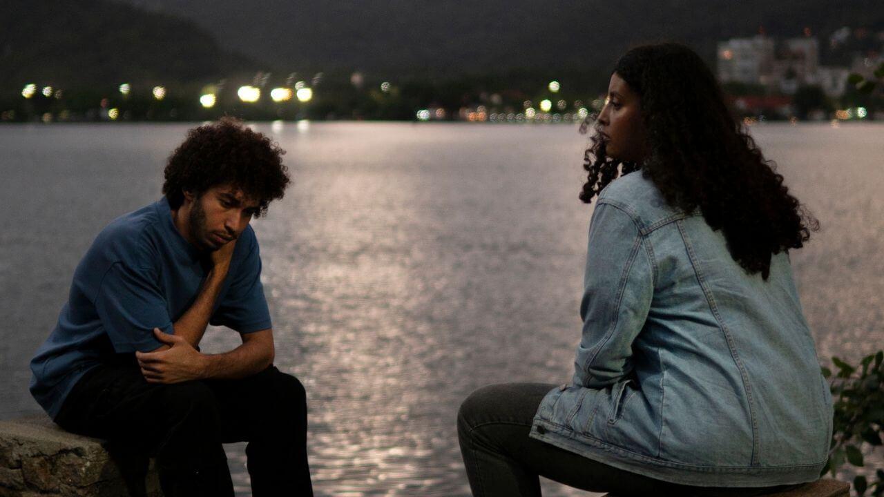 इमोशनल कनेक्शन की कमी, अकेलापन और ठंडा बर्ताव, कहीं आप ही रिश्ते में अकेले तो नहीं चल रहे