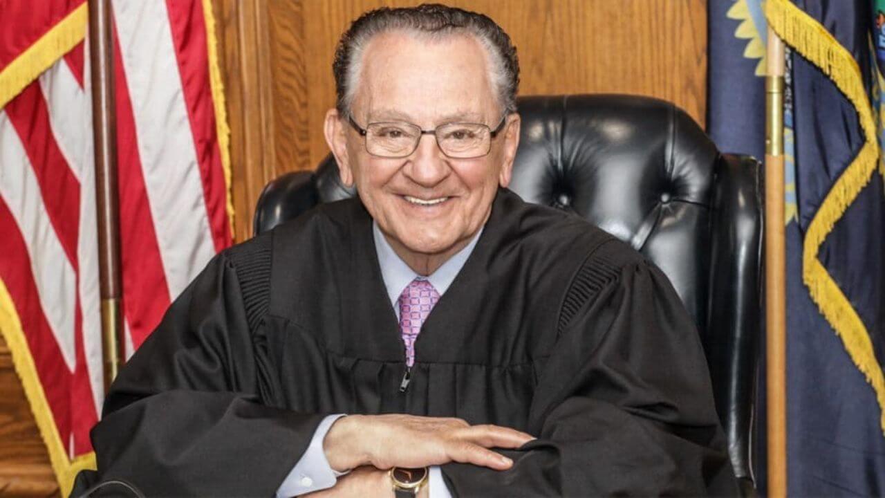 न्याय में दया और इंसानियत ज़रूर होनी चाहिए.. कहने वाले मशहूर जज फ्रैंक कैप्रियो ने ली 88 वर्ष की उम्र में अंतिम सांस