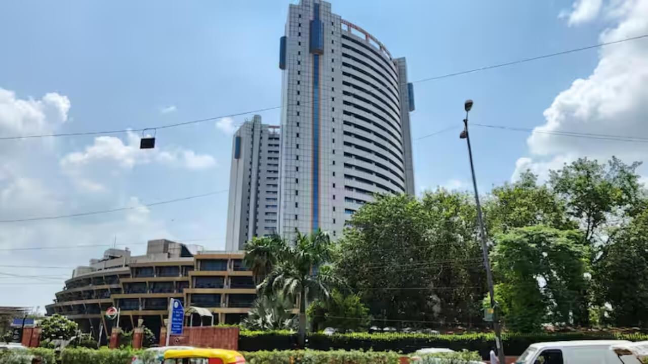 दिल्ली में प्रॉपर्टी टैक्स भरने वालों को बड़ी राहत, MCD ने बढ़ाई छूट की मियाद