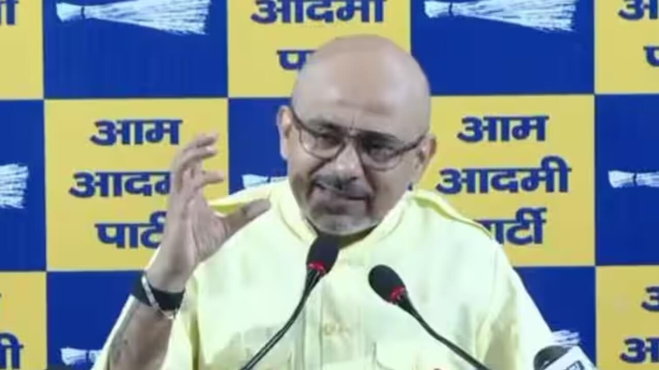 Delhi News: सियासत बाद में करिए, पहले दिल्लीवालों की जान बचाइए- आप नेता की सरकार से अपील