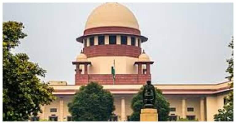 सुप्रीम कोर्ट का ऐतिहासिक फैसला: स्कूलों में छात्राओं को मिलेंगे मुफ्त सैनिटरी पैड, अलग टॉयलेट न होने पर मान्यता होगी रद्द