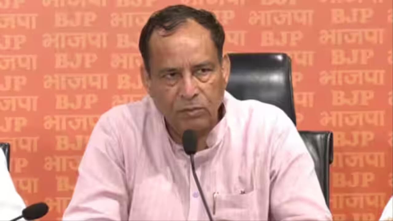 मोहन लाल बड़ौली का कांग्रेस पर निशाना – कहा, “राष्ट्रहित नहीं, परिवार हित की सोचती है कांग्रेस”