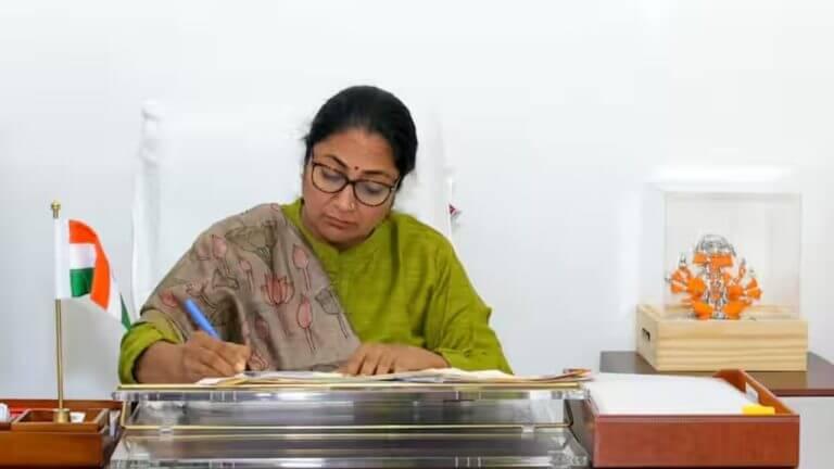 दिल्ली के जनकपुरी हादसे पर CM रेखा गुप्ता का कड़ा रुख, PWD और MCD समेत सभी एजेंसियों के लिए 8-सूत्रीय सुरक्षा निर्देश जारी