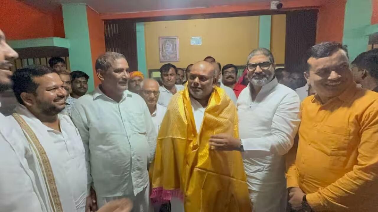 Bihar Politics: नवादा में RJD में उथल-पुथल, पूर्व MLC ने अपने ही विधायक पर किया हमला