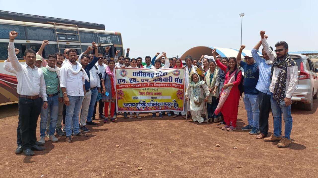 स्वास्थ्य व्यवस्था पर मंडराया संकट, छत्तीसगढ़ के 16,000 से ज्यादा NHM कर्मियों की अनिश्चितकालीन हड़ताल से हलचल