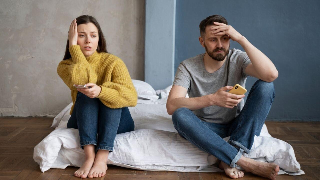 शादी के बाद कम हो गया अट्रैक्शन? इन 4 गलतियों से बचें वरना बढ़ेगी दूरियां