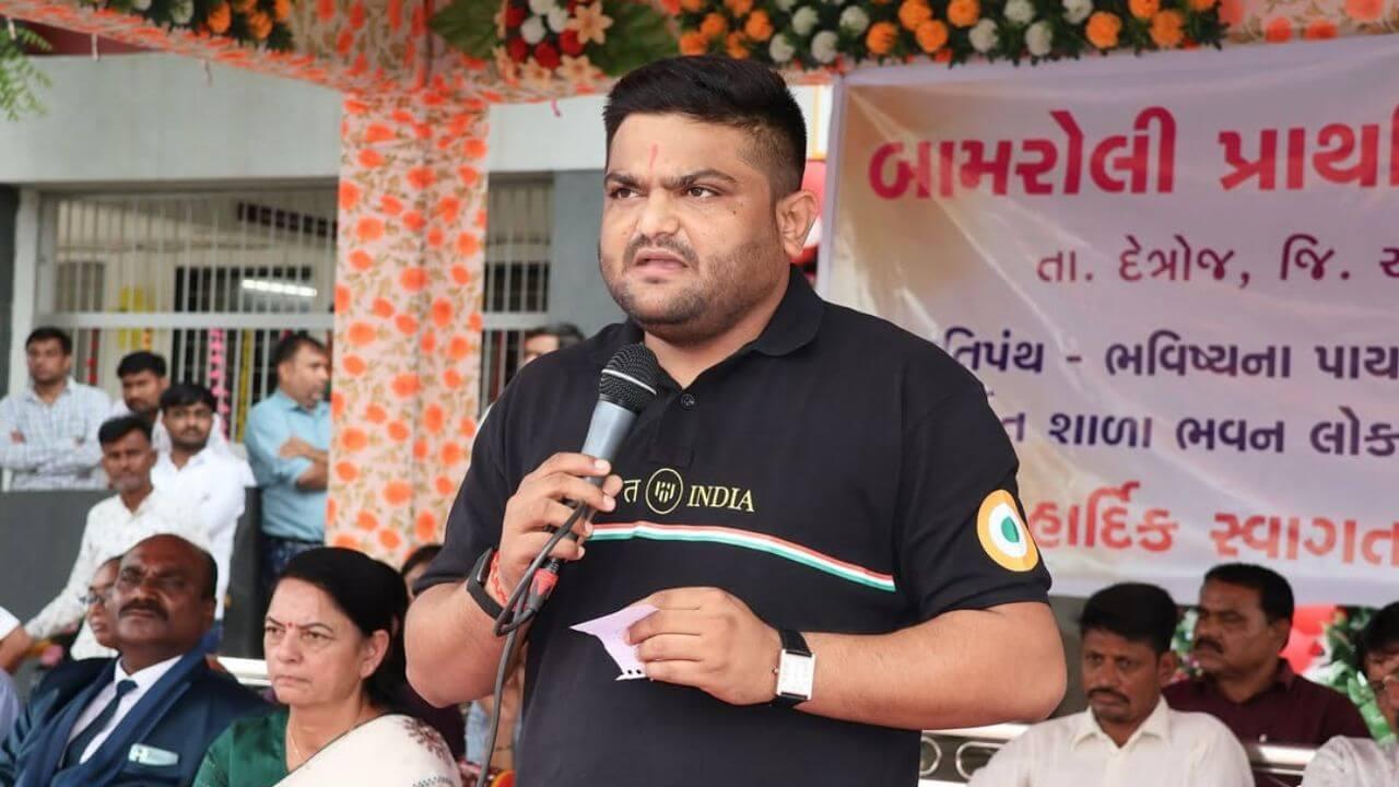 विकास कार्यों की अनदेखी पर हार्दिक पटेल नाराज, उपवास आंदोलन की दी चेतावनी