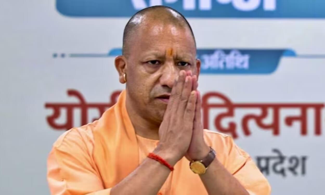 यादव और मुस्लिमों के खिलाफ अवैध कब्जे हटाने के आदेश पर मचा बवाल, सीएम योगी ने दिए अधिकारी को सस्पेंड करने के निर्देश