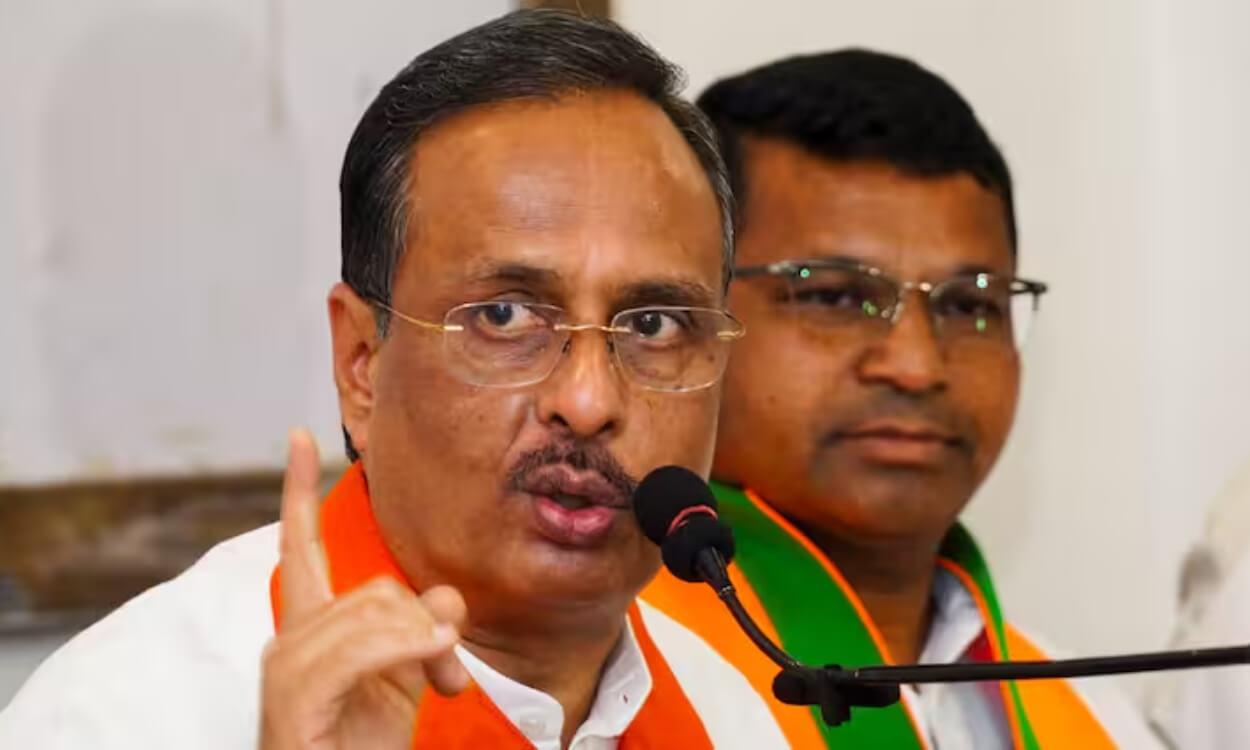 ‘राहुल-प्रियंका गांधी माफी मांगें..’, मोहन भागवत की गिरफ्तारी के दावे पर जमकर बरसे BJP सांसद दिनेश शर्मा