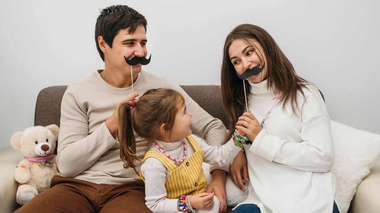 बच्चा छोटी-छोटी बातों पर घबरा जाता है? जानें वो तरीके जो हर पैरेंट को जानने चाहिए