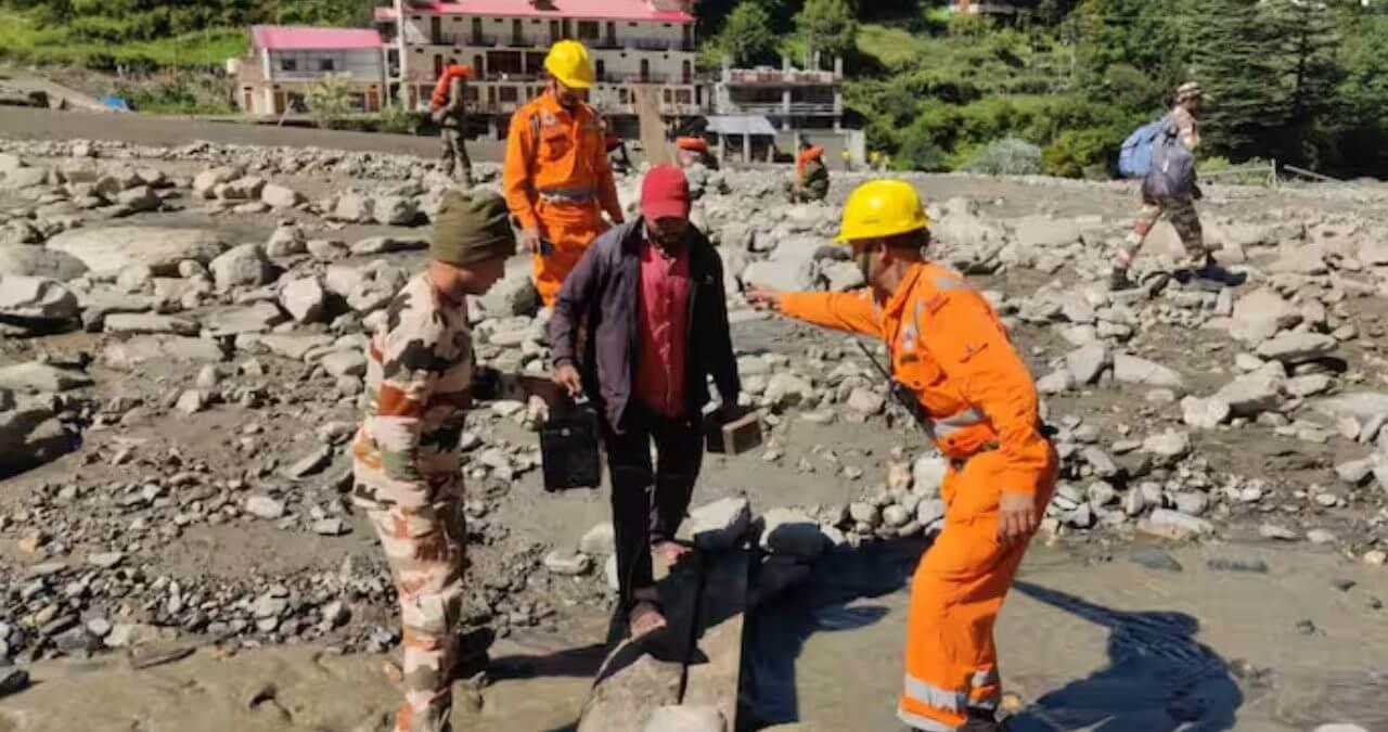 धराली आपदा: मलबे में दबे लोगों की तलाश तेज, जीपीआर तकनीक से कई जगह खुदाई जारी