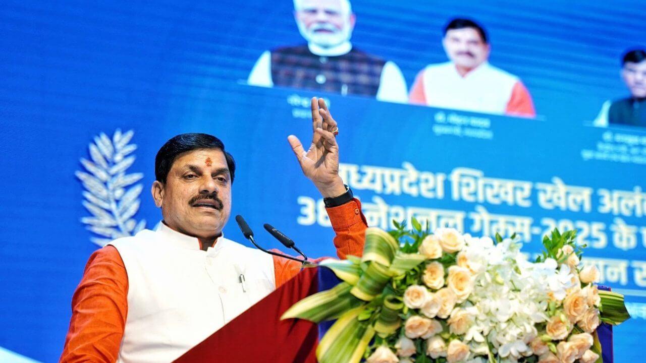 मध्यप्रदेश शिखर खेल अलंकरण: सीएम डॉ. मोहन यादव ने किया खिलाड़ियों को सम्मानित, विक्रम और एकलव्य पुरस्कार प्रदान किए