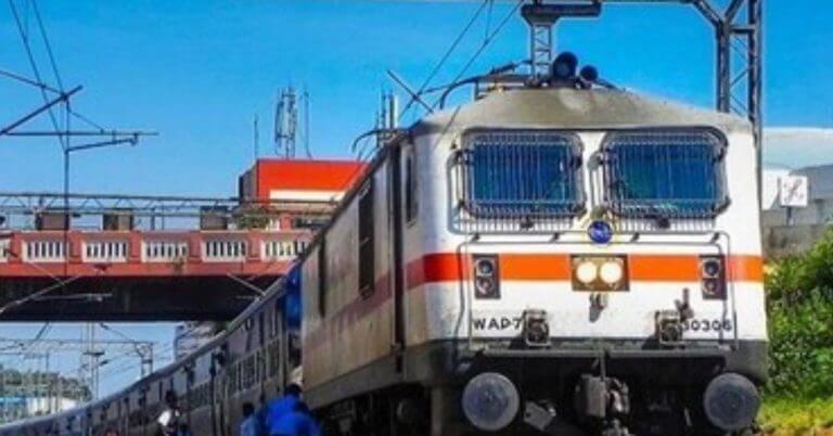 रेल यात्रियों के लिए जरूरी खबर, मार्च में निरस्त रहेगी ये ट्रेनें, कईयों के रूट में भी बदलाव, यहां देखें पूरा शेड्यूल