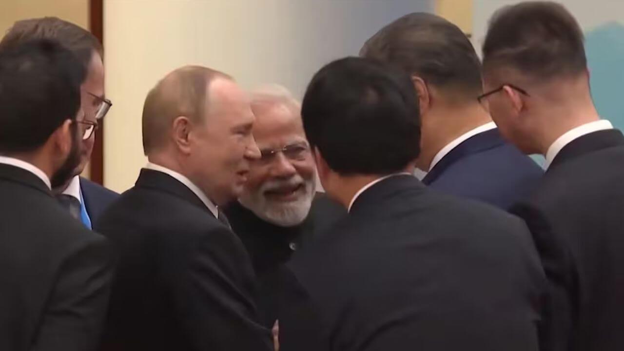 पुतिन से गले मिलना, जिनपिंग से गर्मजोशी के साथ बातचीत; पीएम मोदी कैसे ट्रंप के टैरिफ युद्ध का दे गए जवाब