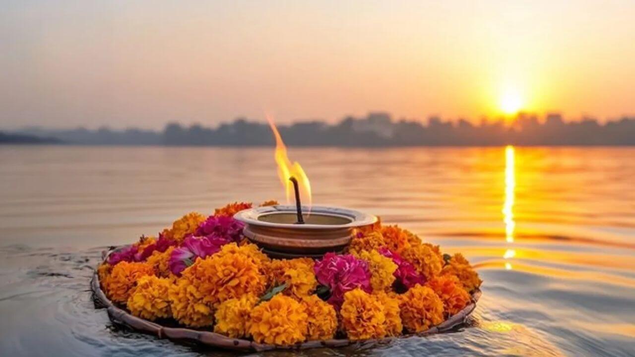 पितरों का तर्पण करते समय इस चालीसा का पाठ जरूर करें, मिल सकता है पितृ ऋण से हमेशा के लिए छुटकारा