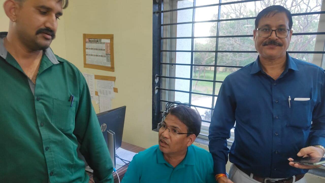 नायब तहसीलदार ने क्लर्क के माध्यम से ली 50,000 रुपये की रिश्वत, लोकायुक्त पुलिस ने रंगे हाथ पकड़ा