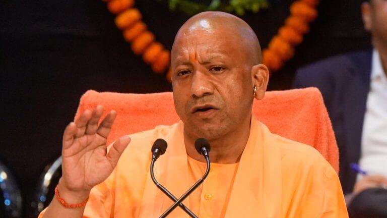 यूपी के कई जिलों में आंधी-बारिश से तबाही, सीएम योगी ने प्रशासन से कहा- राहत कार्यों में लाएं तेजी, 24 घंटे में मुआवजे के निर्देश