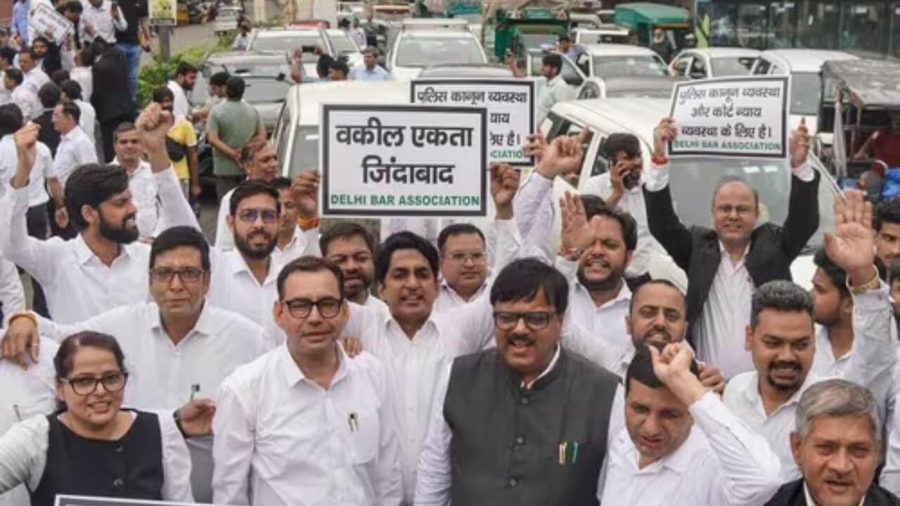 Delhi Lawyers Strike: दिल्ली के वकील फिर करेंगे हड़ताल, पुलिस से पुराने मतभेद बने वजह? जानिए!