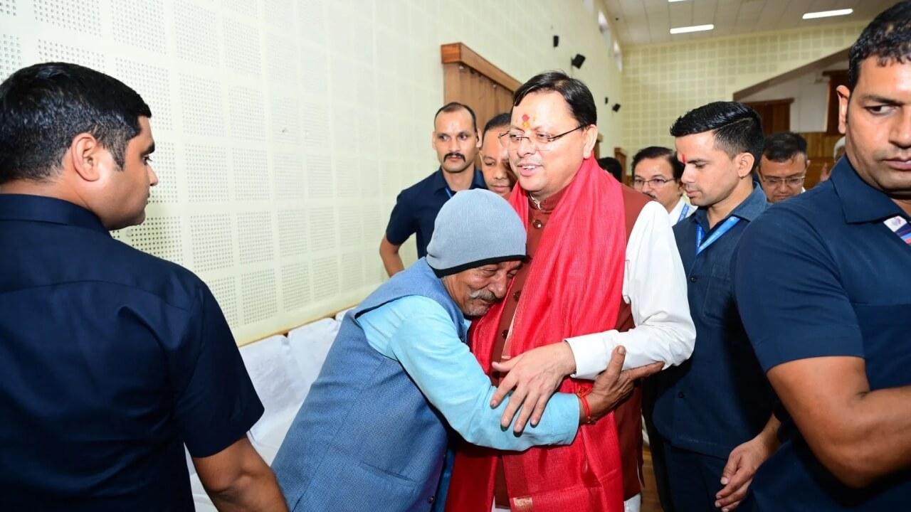  सीएम धामी का ‘मास्टरस्ट्रोक’! सादगी से मनाया जन्मदिन, पीएम मोदी ने दी शुभकामनाएं, जानें क्या है इसके पीछे का राज!