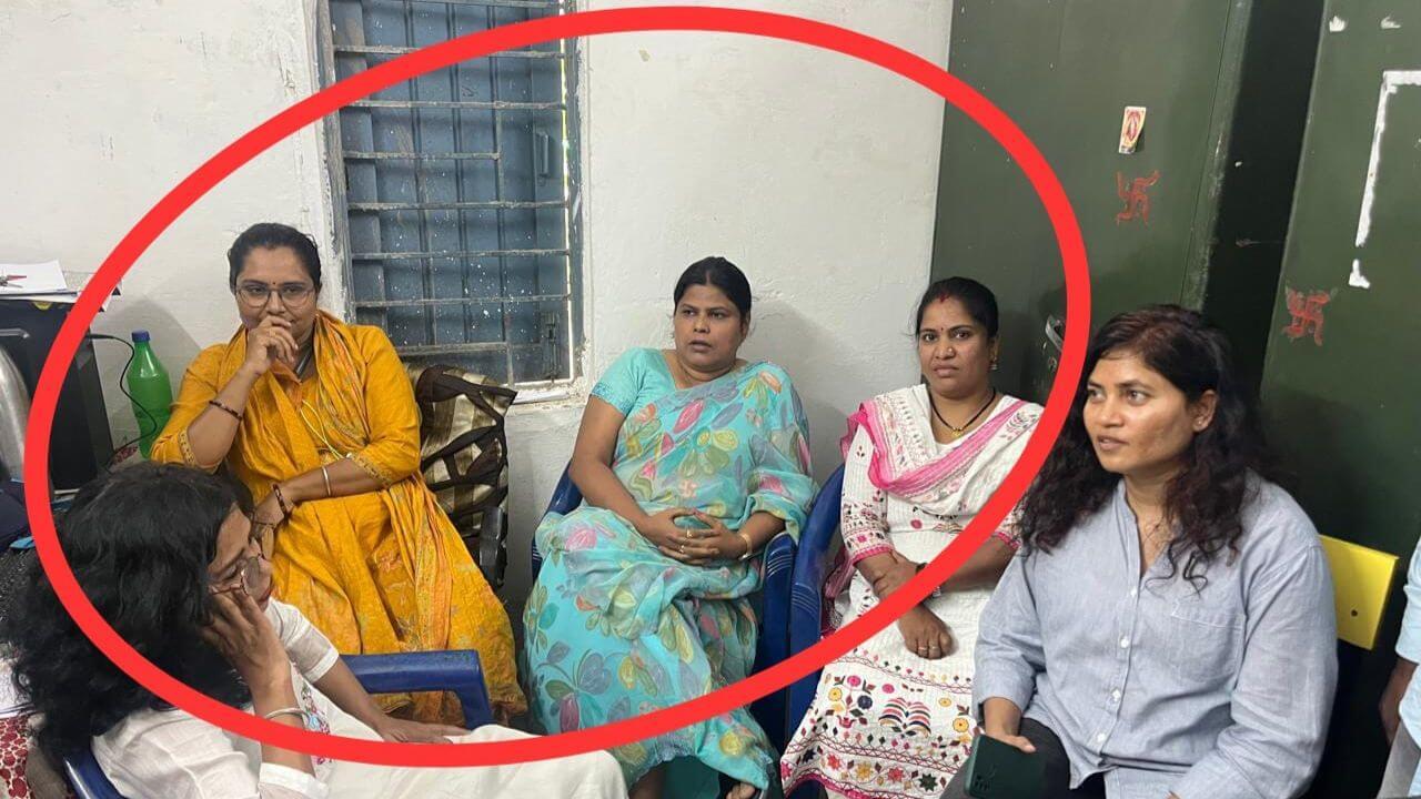 जॉइनिंग लेटर देने के बाद इनाम के रूप में मांगे 50000 रुपये, लोकायुक्त पुलिस ने रंगे हाथ पकड़ा, चार महिला आधिकारियों पर मामला दर्ज