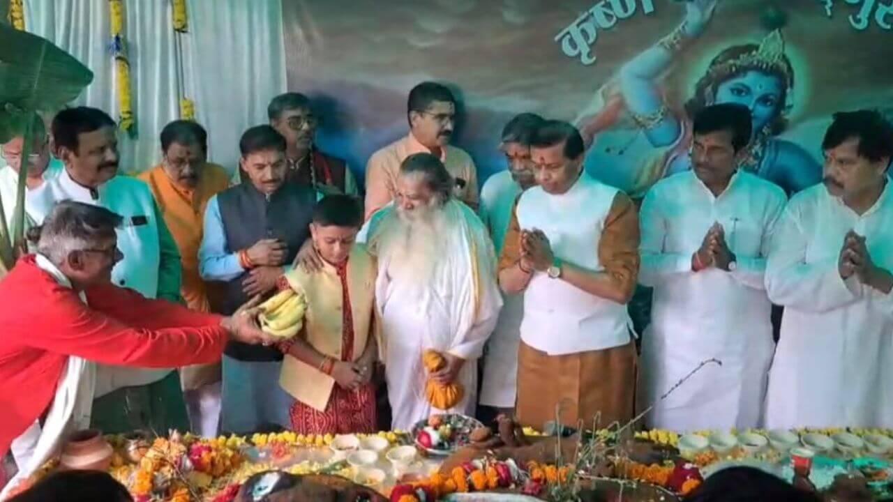 जयभान सिंह पवैया ने की गोवर्धन पूजा,बोले- हिन्दुस्तान एक मात्र ऐसा देश जहाँ प्रकृति में परमेश्वर के दर्शन होते हैं