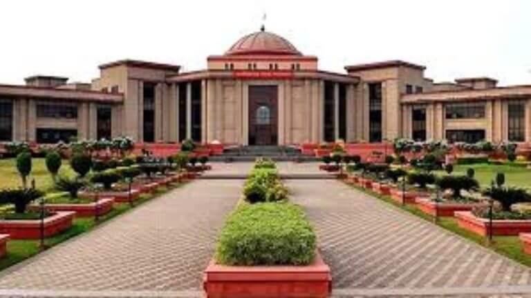 छत्तीसगढ़ हाईकोर्ट को मिली बम से उड़ाने की धमकी, परिसर खाली कर बम स्क्वॉड जांच में जुटा, अतिरिक्त पुलिस बल तैनात