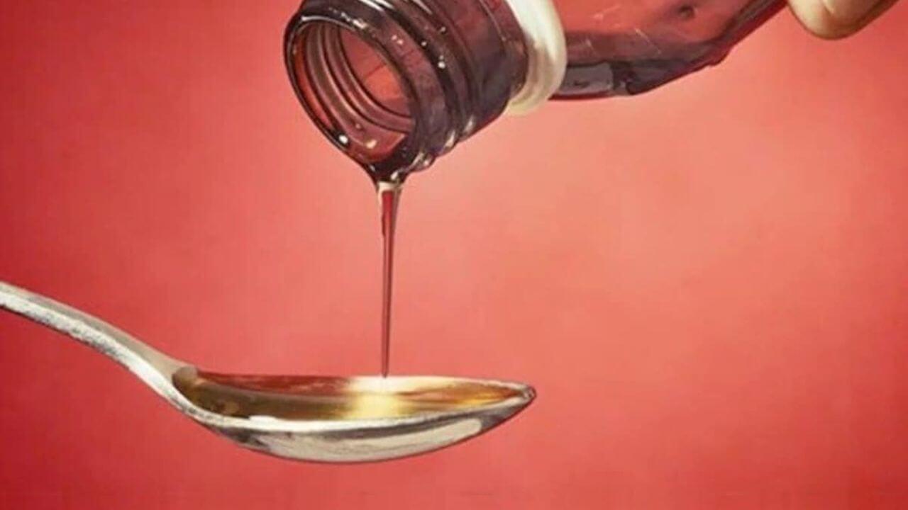 अब डॉक्टर की पर्ची के बिना नहीं मिलेगा कफ सिरप: प्रिस्क्रिप्शन अनिवार्य, केंद्र सरकार ने बदले दवा बिक्री के नियम