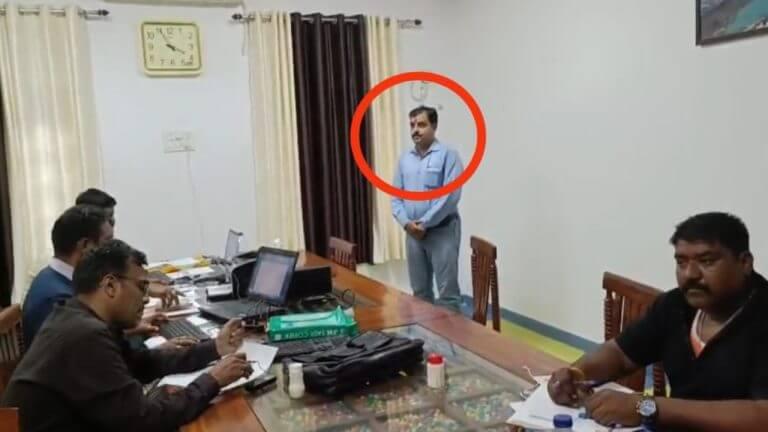 पंचायत सचिव ने उप सरपंच से मांगी रिश्वत, लोकायुक्त पुलिस ने 15000 रुपये लेते रंगे हाथ पकड़ा