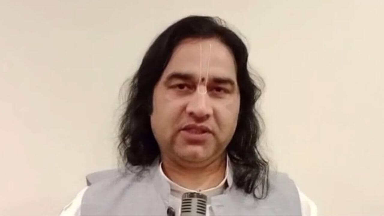 अयोध्या: राम जन्मभूमि में ध्वजारोहण के मौके पर कथावाचक देवकीनंदन ठाकुर की पीएम मोदी से मथुरा और काशी को लेकर अपील