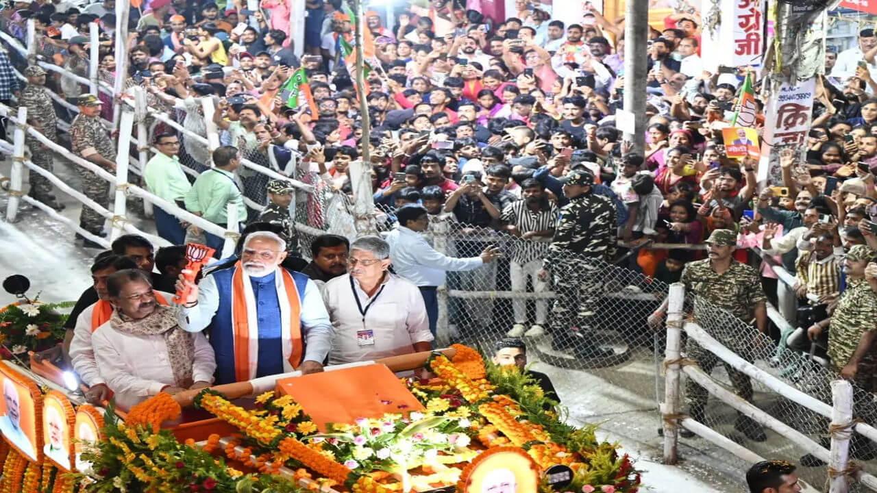 पीएम मोदी के रोड शो में नीतीश कुमार नहीं दिखे साथ, राजनीतिक गलियारों में निकाले जा रहे गहरे मायने