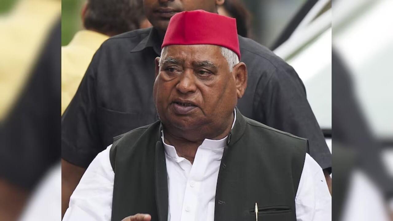 SP सांसद अवधेश प्रसाद को नहीं मिला राम मंदिर ध्वजारोहण का निमंत्रण, कहा- ‘अगर बुलाएंगे तो नंगे पैर जाऊंगा’