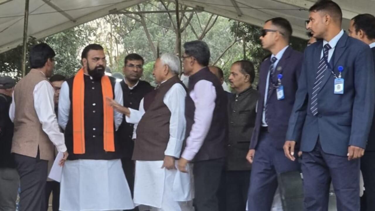 20 नवंबर को​ शपथ ग्रहण समारोह! नीतीश कुमार ने गांधी मैदान में की तैयारियों की समीक्षा, मोदी-शाह समेत दिग्गज नेता होंगे कार्यक्रम में शामिल