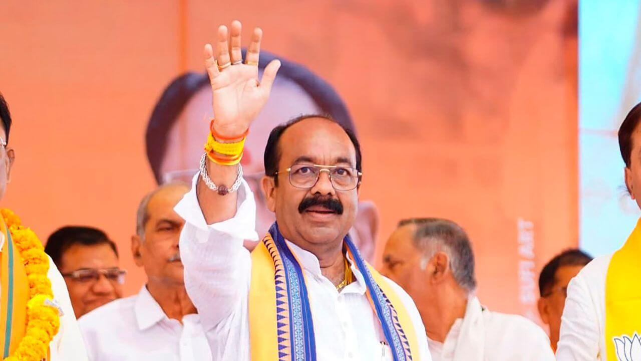 छत्तीसगढ़ राज्योत्सव पर बस्तर में उप मुख्यमंत्री अरुण साव ने किया शुभारंभ, कहा- राज्य लंबी उड़ान के लिए तैयार