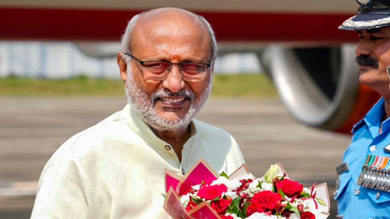 उपराष्ट्रपति राधाकृष्णन को छत्तीसगढ़ में मिला गार्ड ऑफ ऑनर, भारत रत्न भूपेन हजारिका को दी श्रद्धांजलि