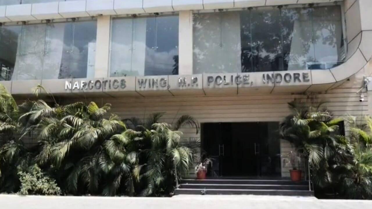 अफ्रीका निवासी युवती को पुलिस ने पकड़ा, तलाशी में मिली 15 लाख से ज्यादा की कोकीन, स्टूडेंट वीजा पर रह रही मुंबई में