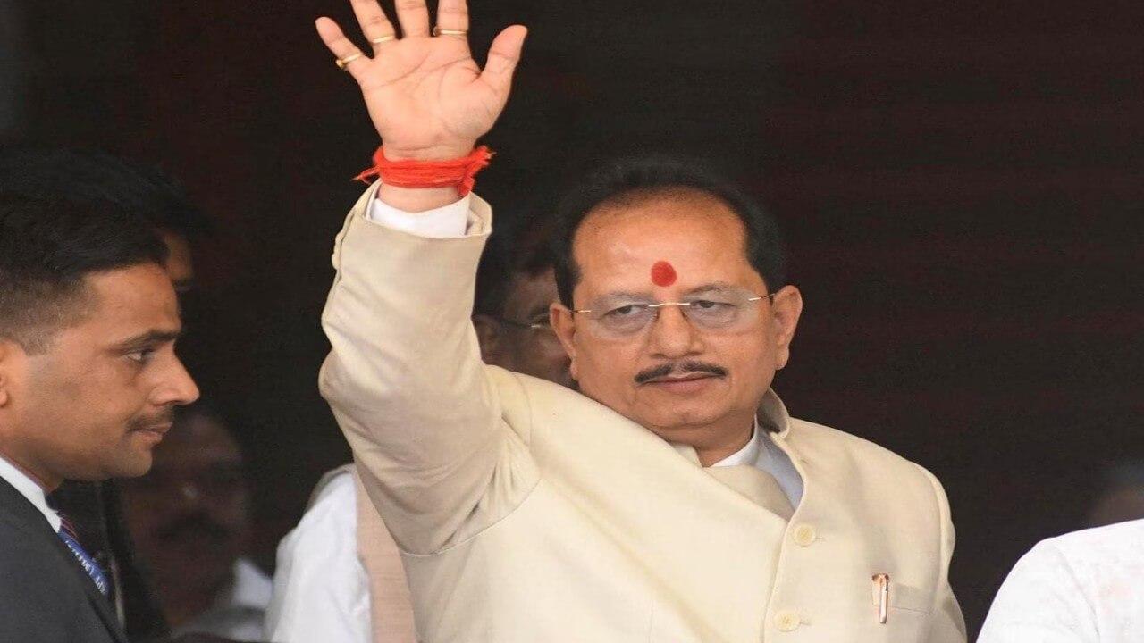 बिहार डिप्टी सीएम के काफिले पर हमला, भीड़ ने फेंकी चप्पलें और कीचड़, BJP प्रत्याशी ने RJD पर लगाए ये आरोप