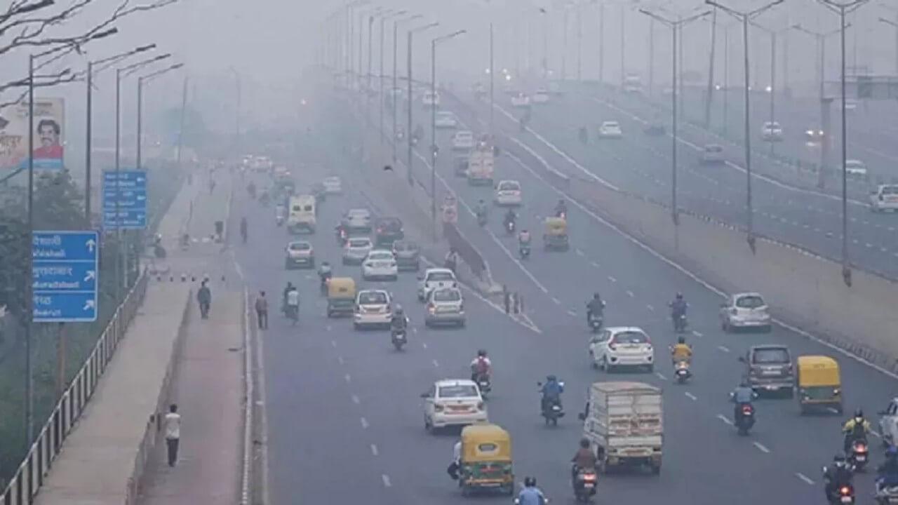 जहरीली हुई दिल्ली की हवा, 400 पार पहुंचा AQI, अब रेड जोन में पहुंची देश की राजधानी