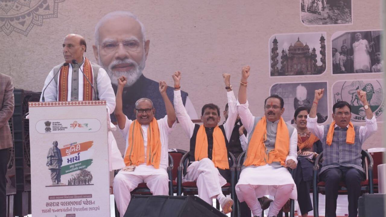 गुजरात में सरदार सभा का आयोजन, राजनाथ सिंह ने उठाया बाबरी मस्जिद का मुद्दा, कही ये बात