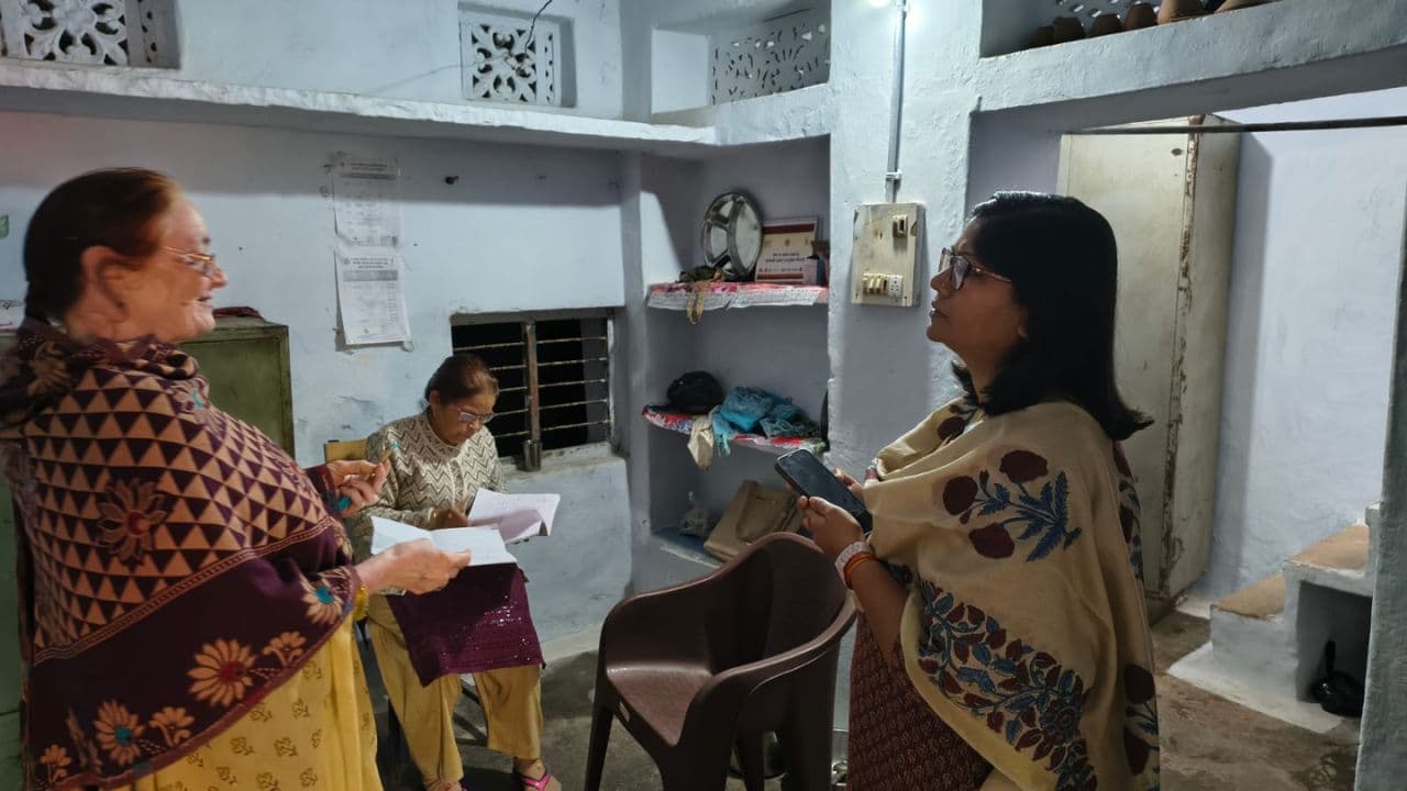 बच्चों को नहीं बाँटा पोषण स्वल्पाहार, कलेक्टर ने आंगनबाड़ी कार्यकर्ता और सहायिका को दिया नोटिस
