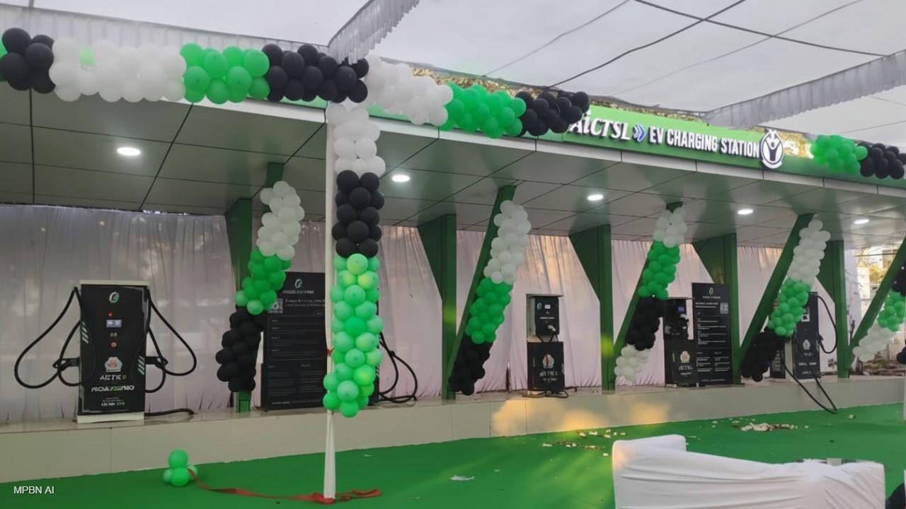 इंदौर बना ईवी फ्यूचर सिटी! पहला सुपर चार्जिंग स्टेशन शुरू, इलेक्ट्रिक कारों को मिलेगी नई रफ्तार