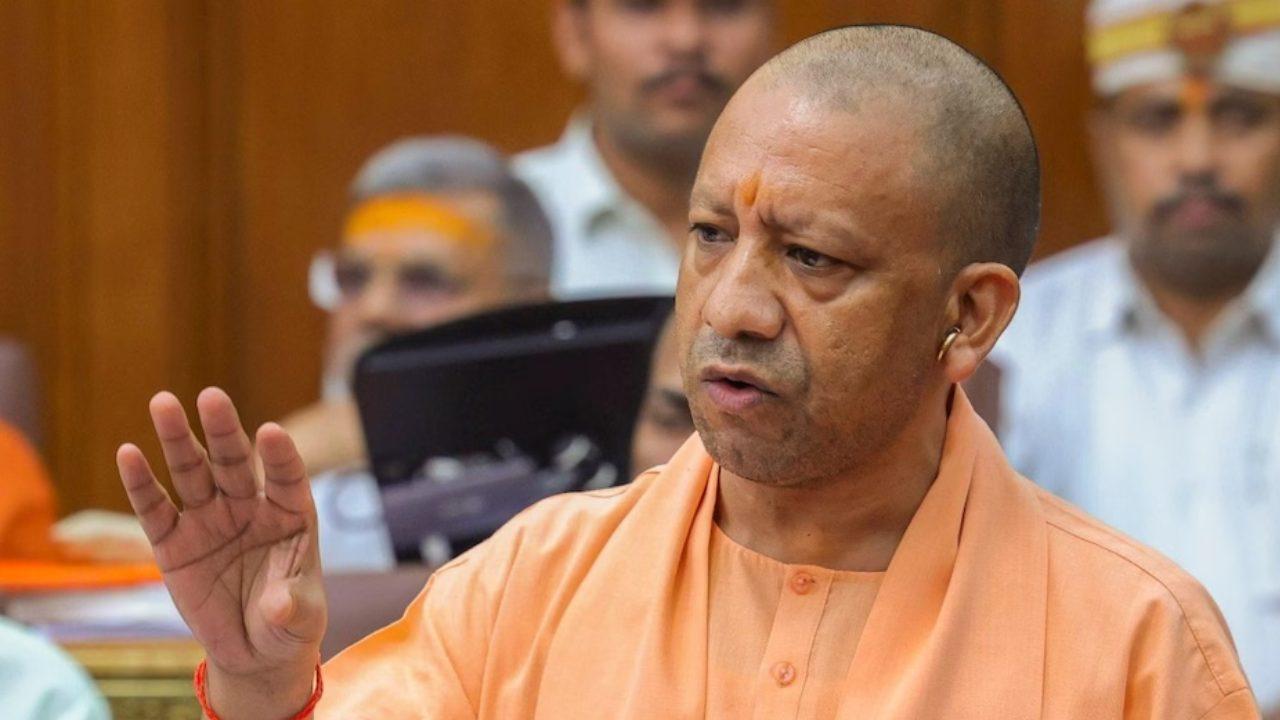 यूपी विधानसभा में वंदे मातरम की गूंज, सीएम योगी ने कांग्रेस पर बोला हमला, सदन में खोले ऐतिहासिक पन्ने